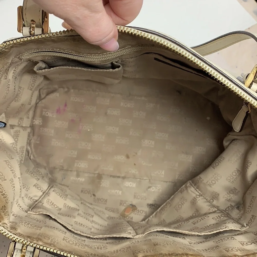 Michael Kors Jet Set Tote in Vanilla